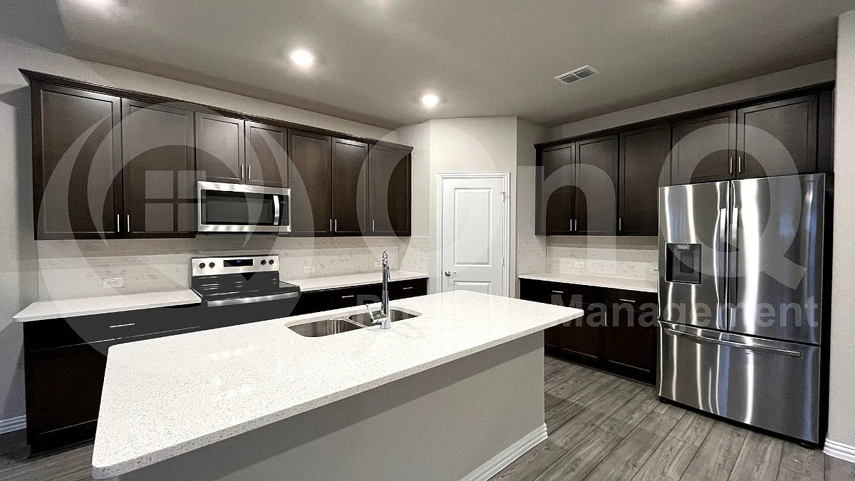 5 bed, 3.0 bath, 3060 sqft, $2,699 — Photo 4
