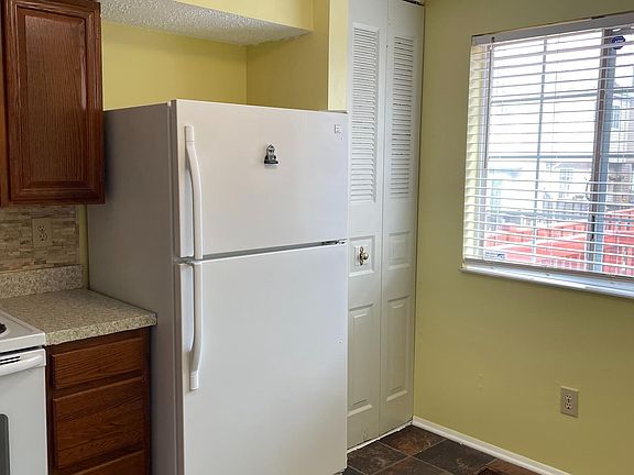 5th image of 13525 Bentley Cir