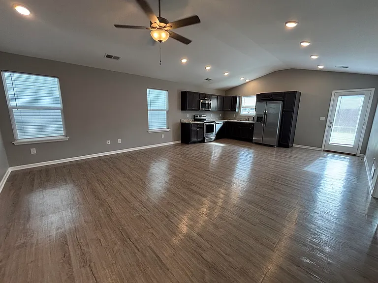 2525 Feathersound Way — Photo 2