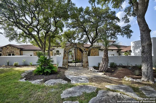 202 Waterstone Pkwy