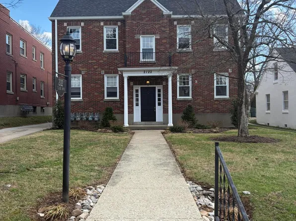 2122 Village Dr, Louisville, KY 40205