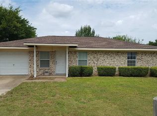 114 Hill Ln, Red Oak, TX 75154