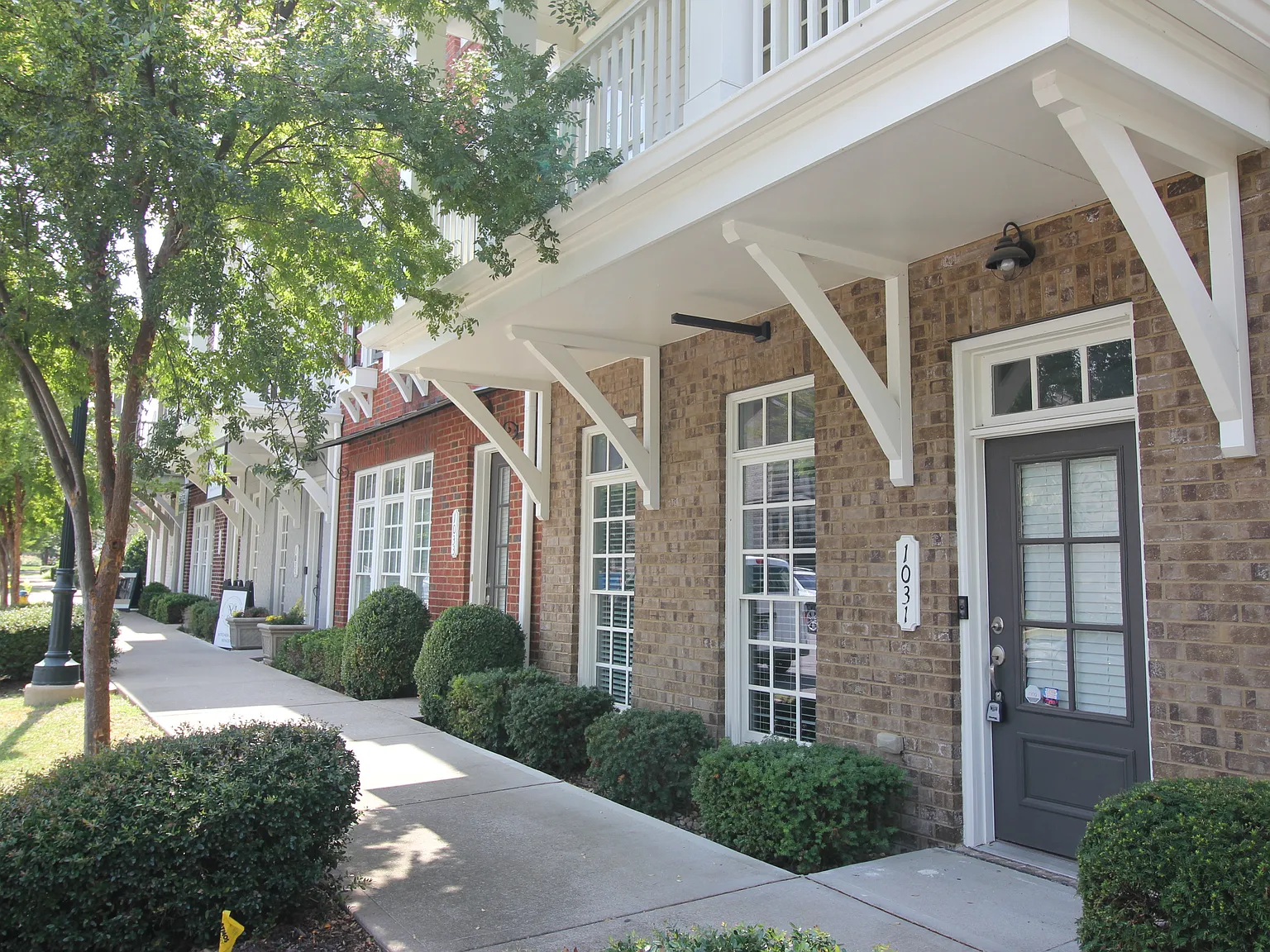 2 bed, 3.5 bath, 1993 sqft, $3,295 — Photo 2