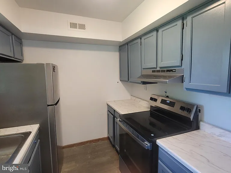 4844 Oxford Ct #5 — Photo 9