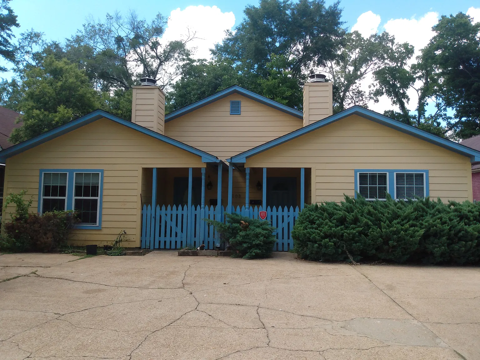 2 bed, $995 — Photo 1