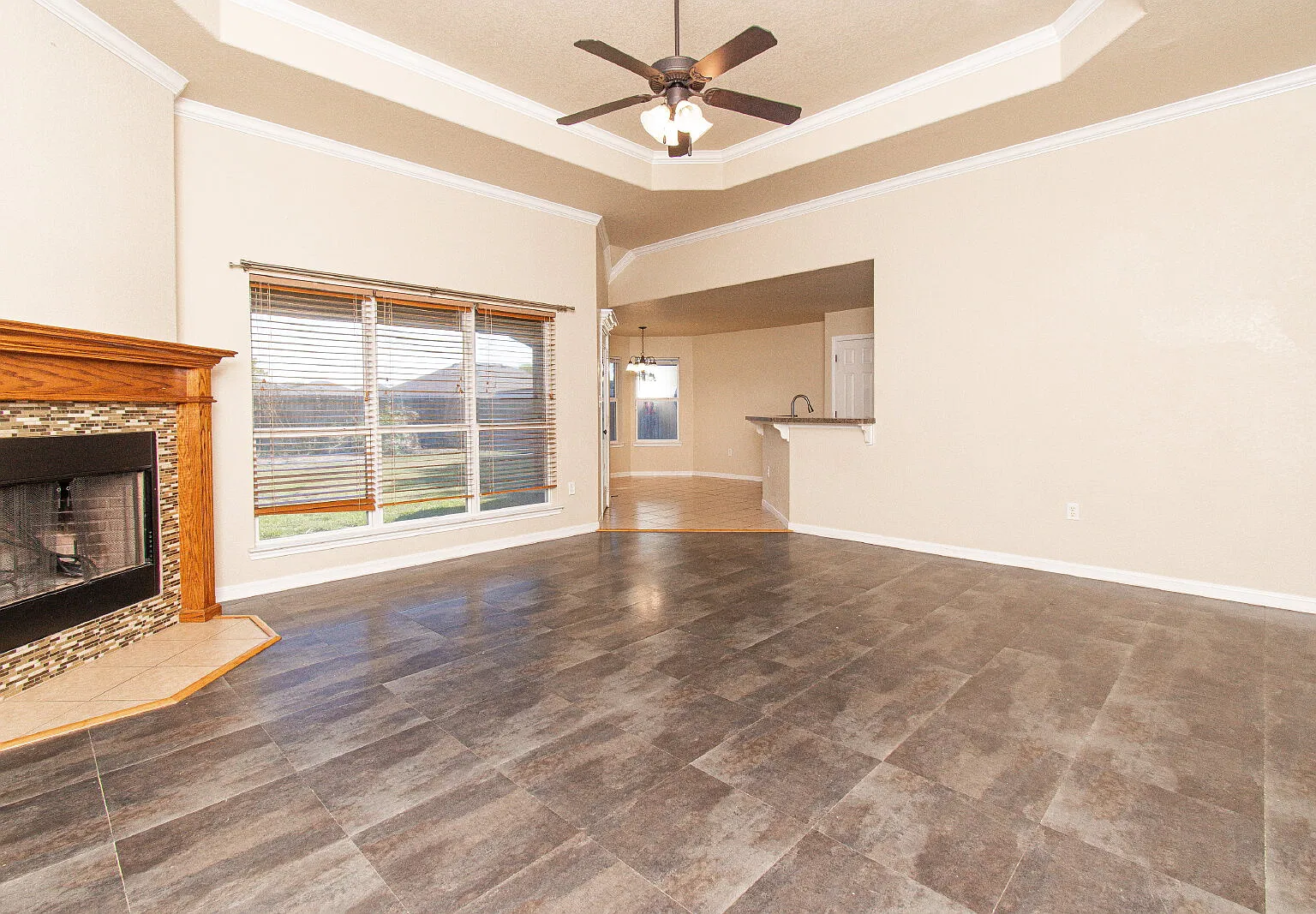 4 bed, 2.0 bath, 1863 sqft, $1,700 — Photo 4