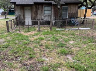 105 S 5th St, Fulton, TX 78358