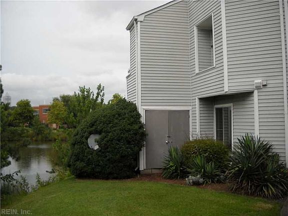 3rd image of 452 Babbling Brook Dr