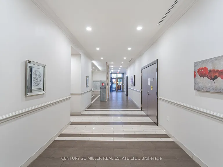 35 Saranac Blvd #Penthouse 08 — Photo 6