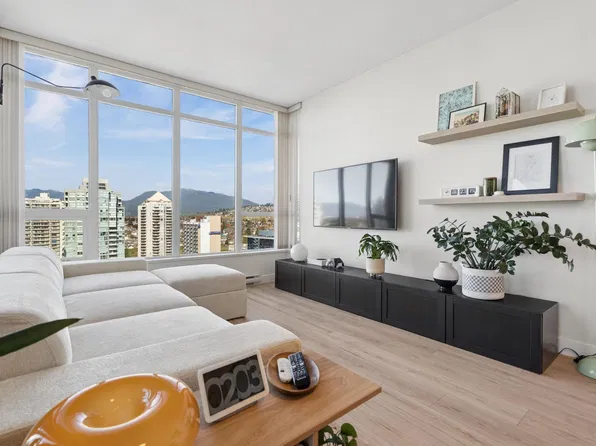 2077 Rosser Ave #2305, Burnaby, BC V5C 0G6