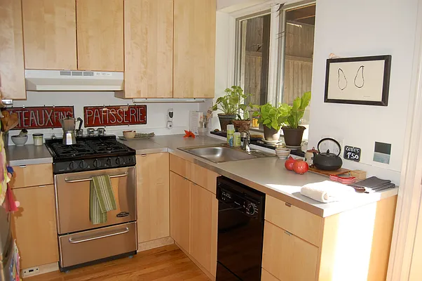 Rented by Alexander Bilu, LREB | media 25