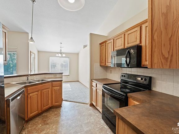 4th image of 1043 Coyote Dr