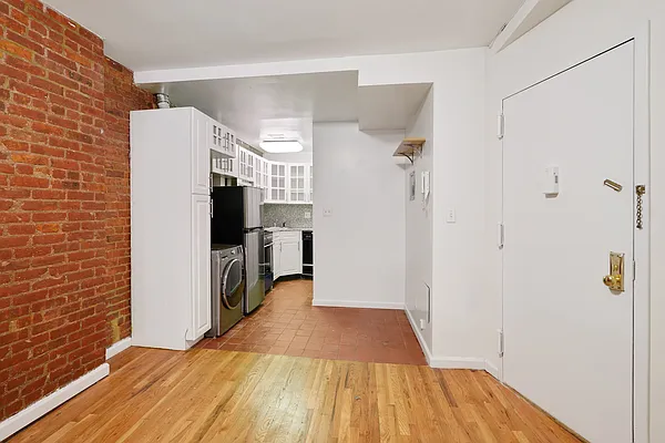 Rented by Oxford Property Group | media 8