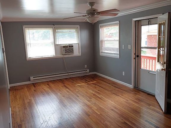 4th image of 1814 Country Ln #4
