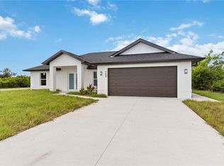 100 Abbott Ct, Rotonda West, FL 33947