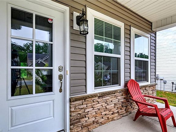 3rd image of 4220 Canter Creek Ln