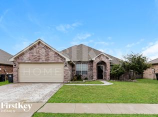 312 Camp Creek Dr, Arlington, TX 76002