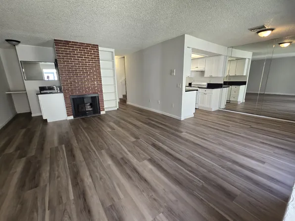 9047 Langdon Ave Unit 15, North Hills, CA 91343