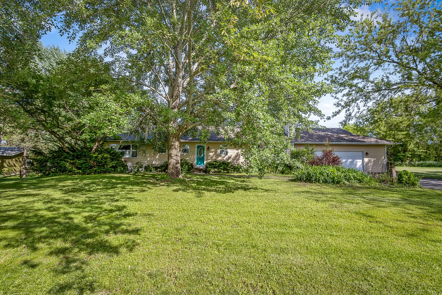 7N041 Silver Glen Rd photo 1