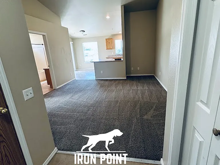 2107 E Whispering Willow Ln — Photo 3