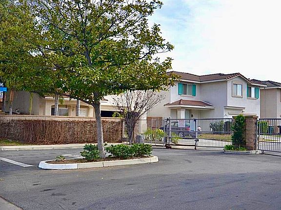 2nd image of 1524 Evans Ave