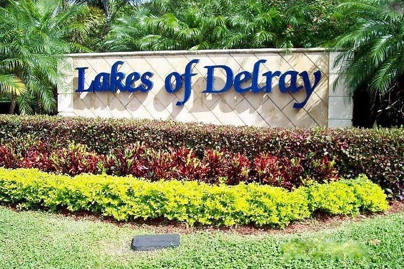 Lakes of delray