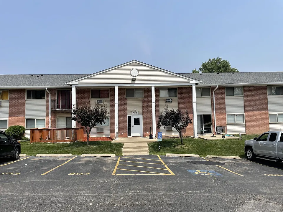 690 Marilyn Ave #206