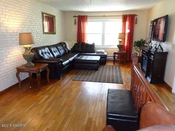 4th image of 1219 Oakdale Ave