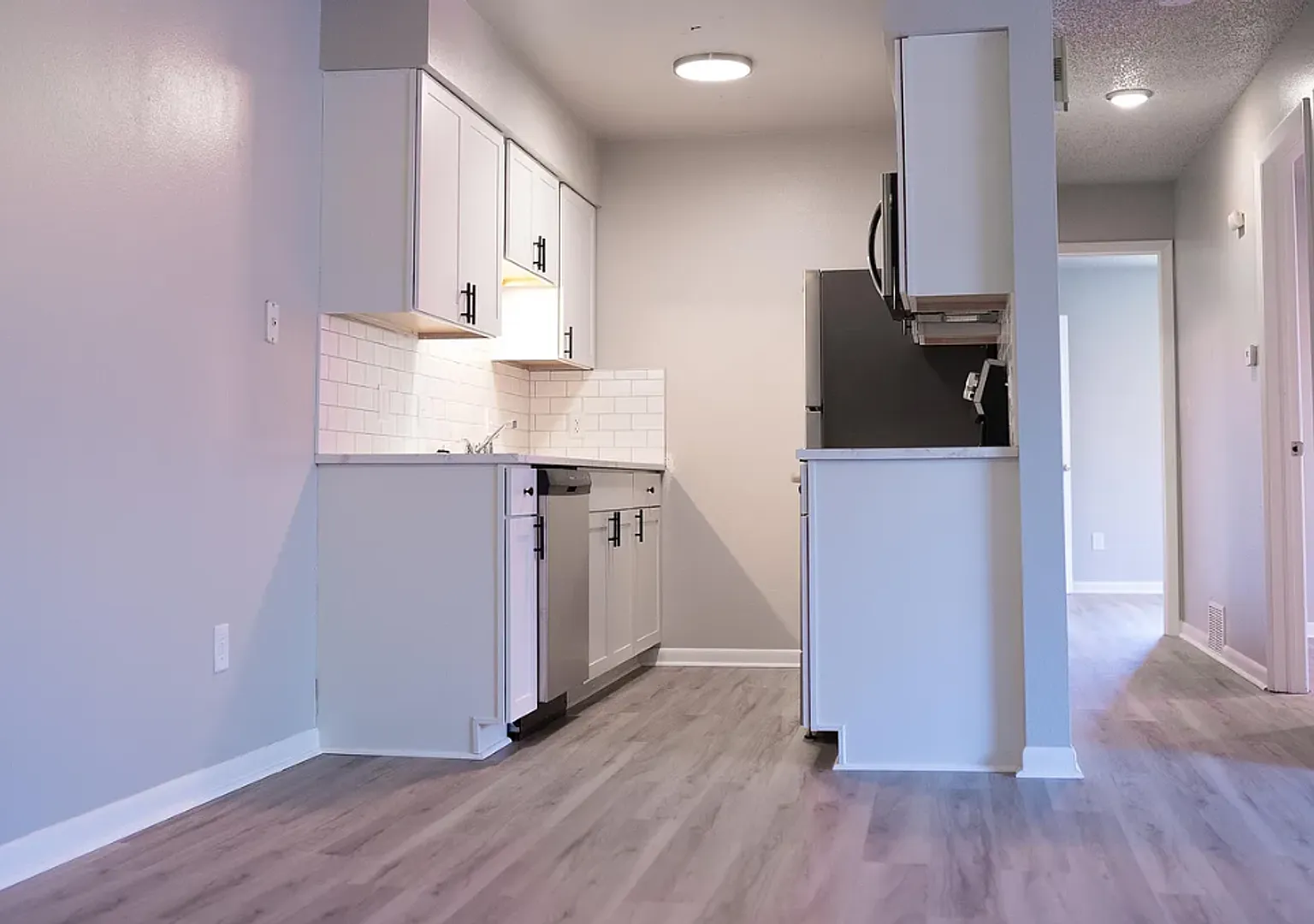 2 bed, 1.0 bath, $1,630 — Photo 2
