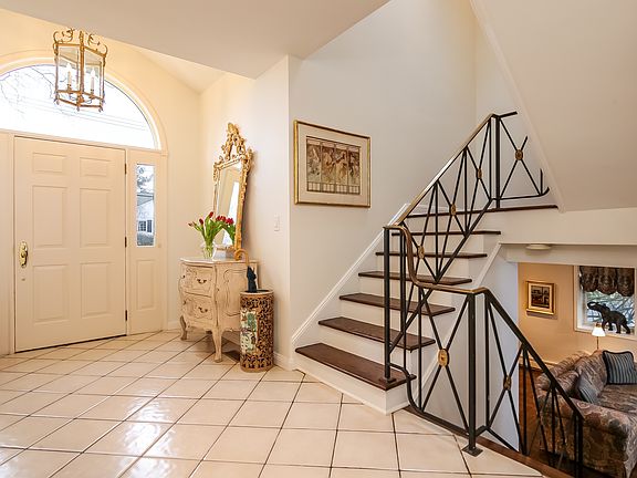 Elegant Entry Foyer