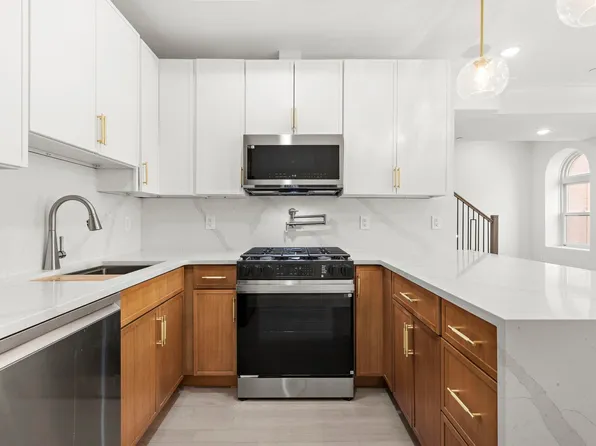 133 Clifton Place image 7 of 20