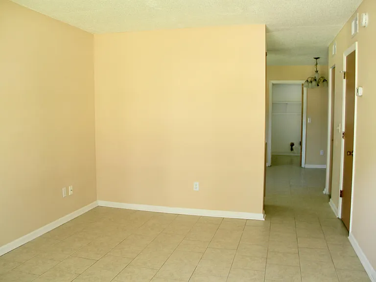 110 Roberta Dr #B — Photo 6
