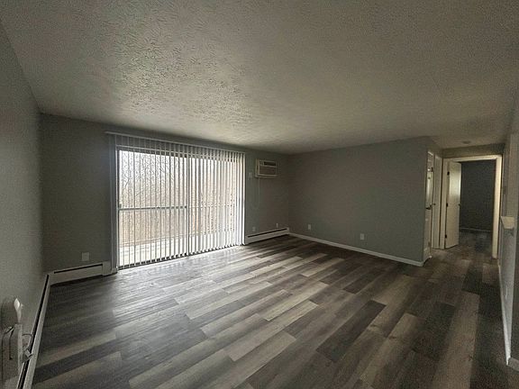 4th image of 1553 Glen Parker Ave #12