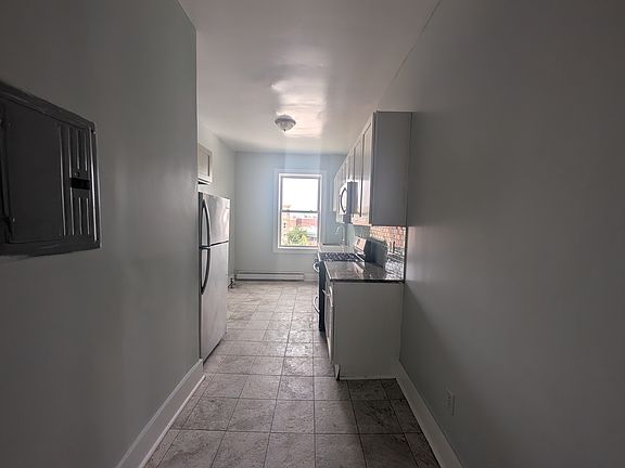 2nd image of 72 Grove St APT 6