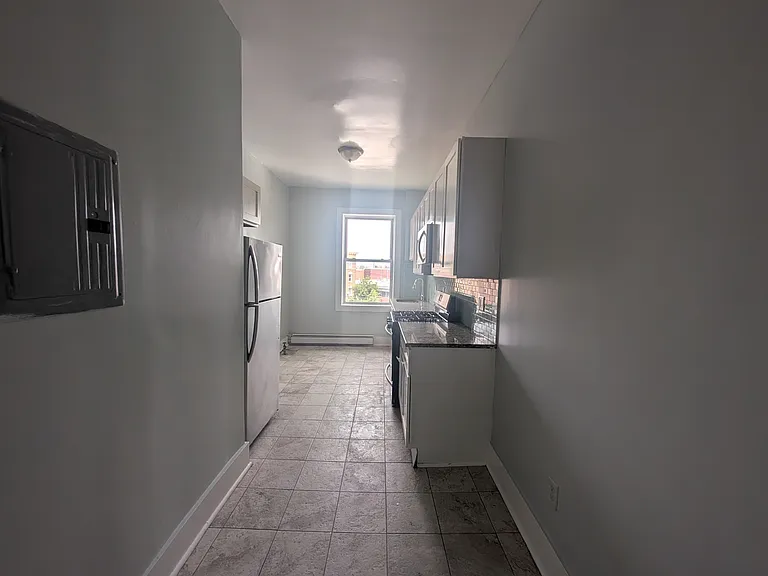 72 Grove St #6 — Photo 2