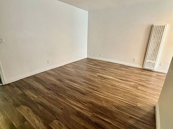 4th image of 1051 Law St #7