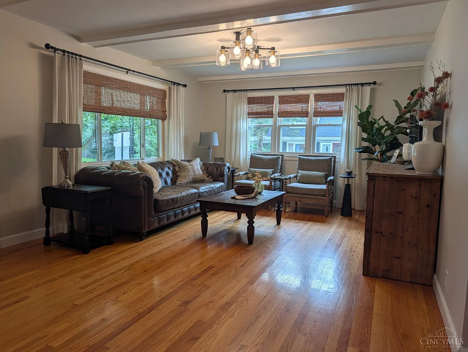 3 bed, 2.0 bath, 1252 sqft, $2,400 — Photo 2