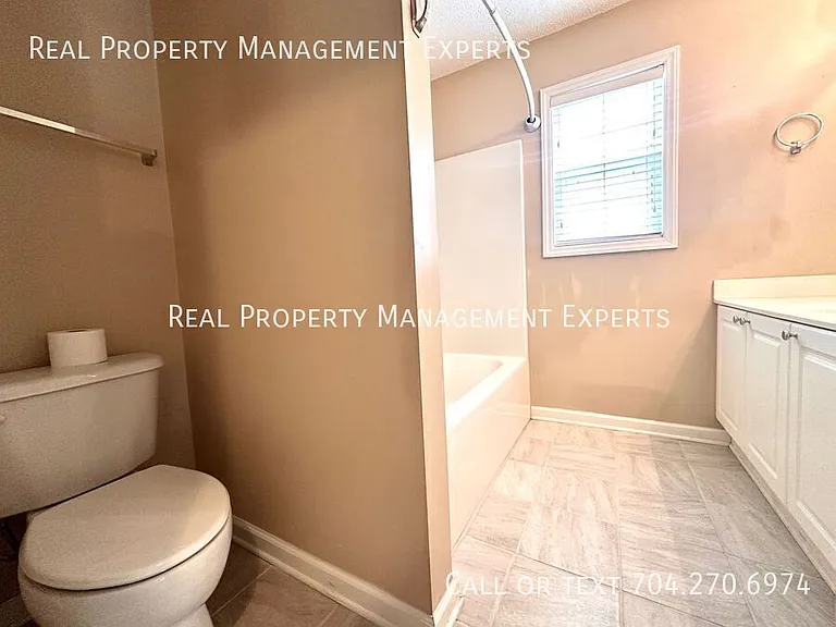 7603 Rolling Meadows Ln — Photo 18