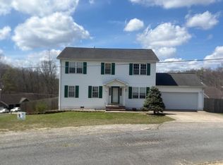 115 Albany Ln, Mount Hope, WV