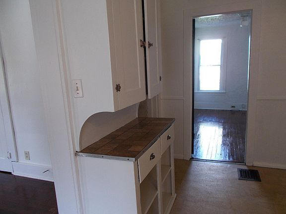 5th image of 376 Belmont St NW