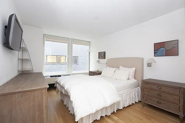 Rented by Olshan Realty | media 32