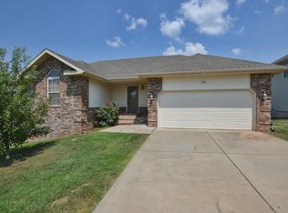 4450 N Shirley Ave, Springfield, MO 65803