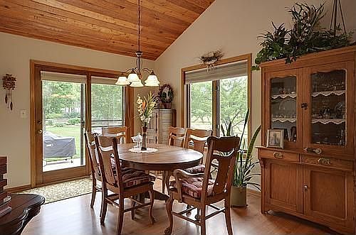 3rd image of 5560 Jacqueline Dr