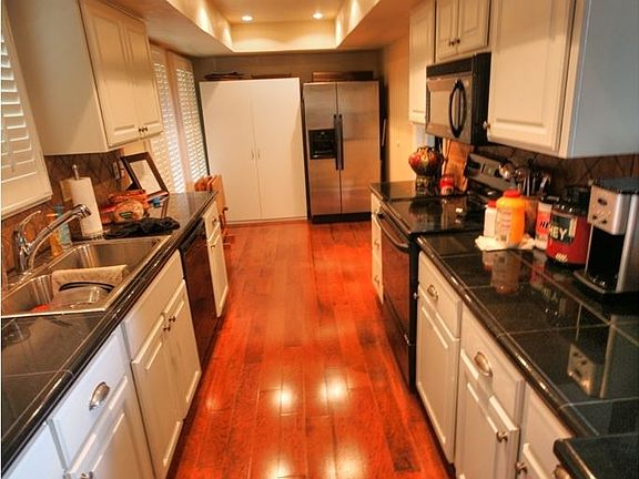 3rd image of 2212-A Westlake Dr