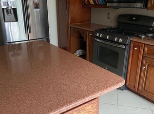 100 Kendall Rd, Kendall Park, NJ 08824