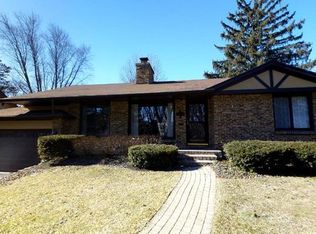 222 Grant Ave, Geneva, IL 60134