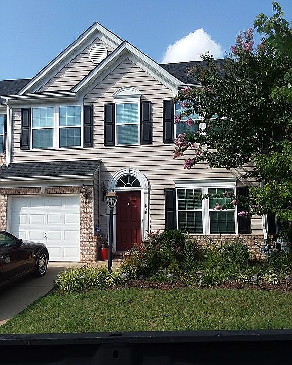 1st image of 104 Kelly St