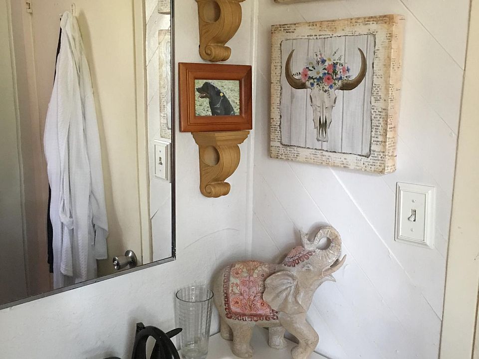 1st image of 287 Fern Ave