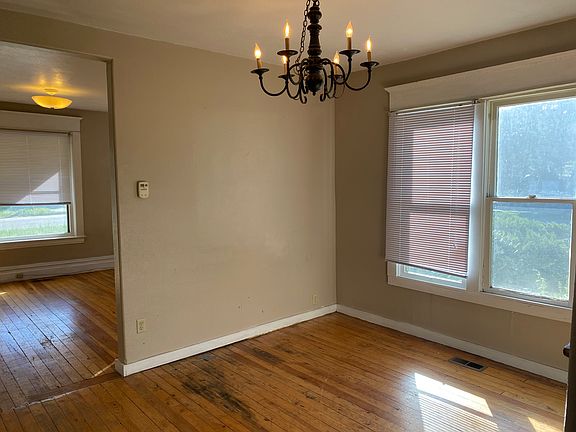 4th image of 501 N 2nd St W