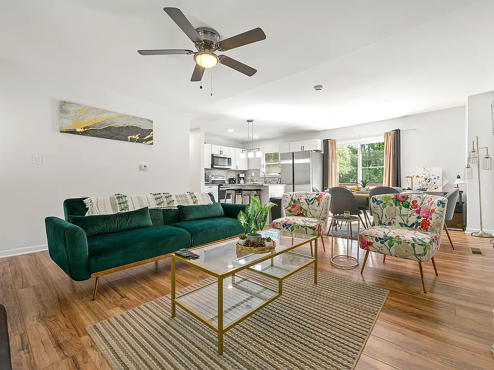 5989 Bowden St